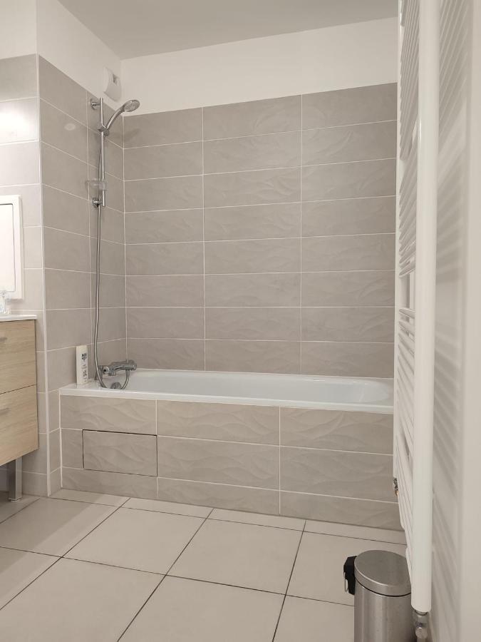 Chambre Privee Dans Un Nouvel Appartement Partage Pres De Paris Avec Parking Gratuit Chevilly-Larue Dış mekan fotoğraf